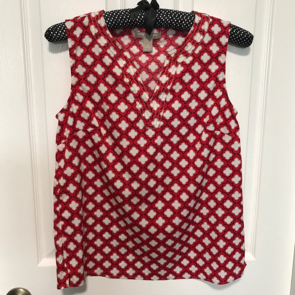 Banana Republic red & navy patterned blouse